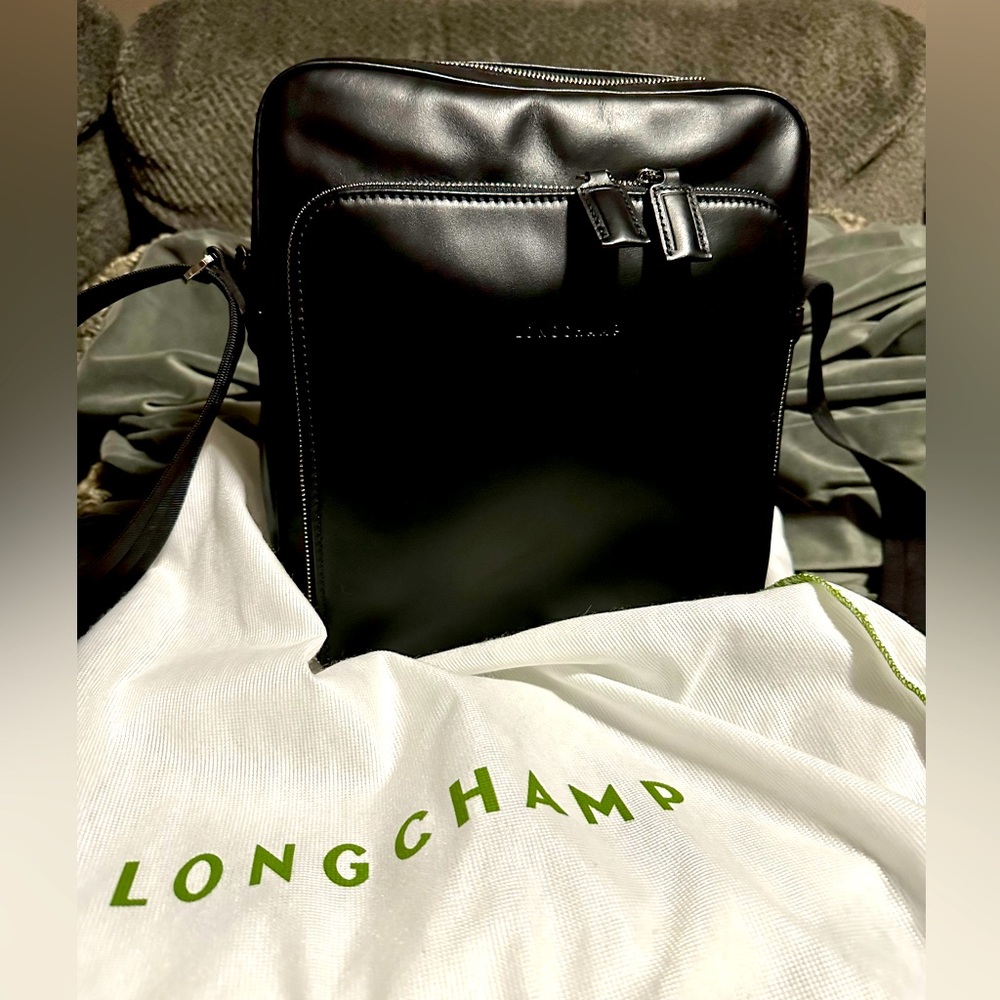 New unused Longchamp Men’s Baxi Medium Crossbody Bag